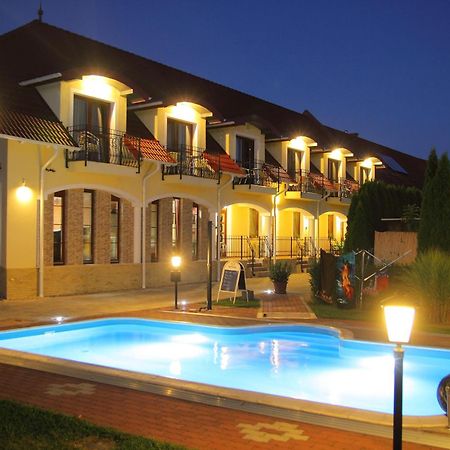 Bajor Panzio Buek-Buekfuerdo, Adults Friendly 12 Plus Extérieur photo
