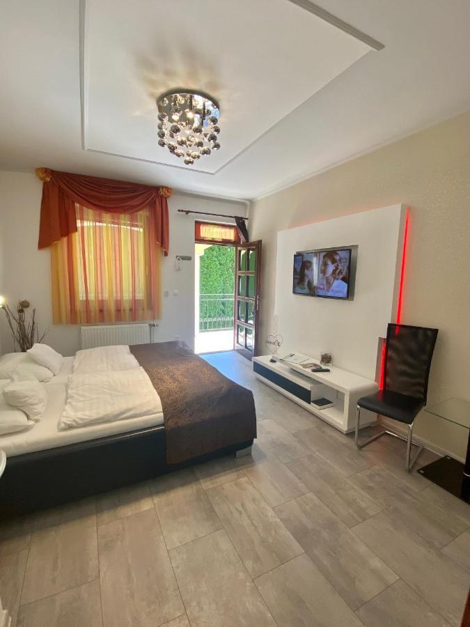 Bajor Panzio Buek-Buekfuerdo, Adults Friendly 12 Plus Extérieur photo