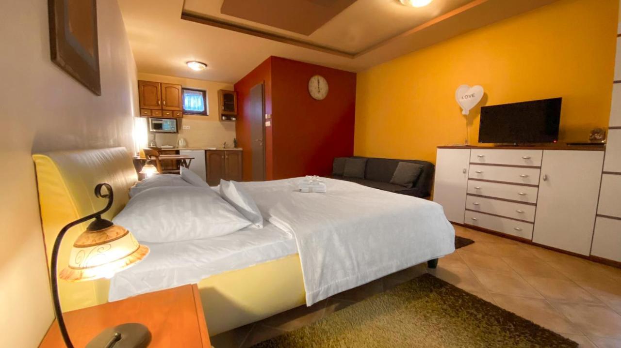 Bajor Panzio Buek-Buekfuerdo, Adults Friendly 12 Plus Extérieur photo