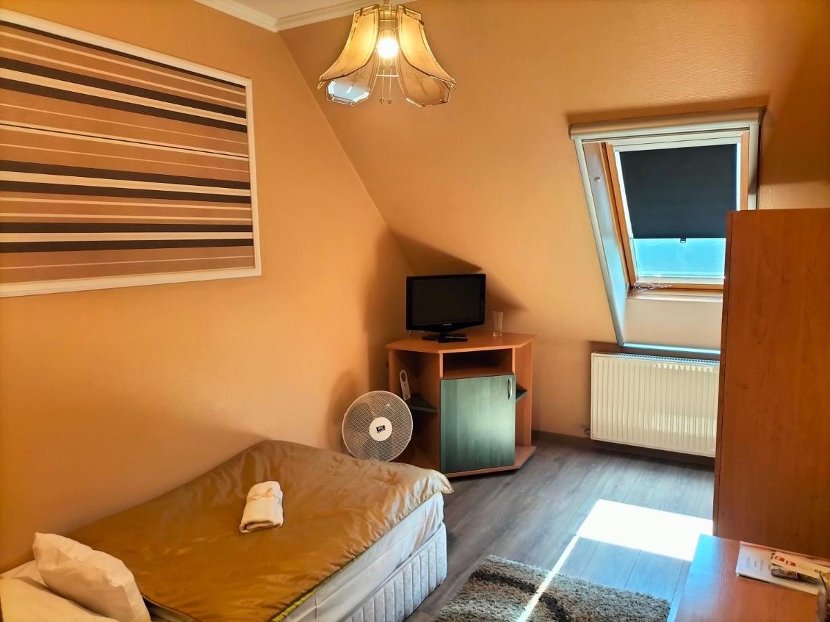 Bajor Panzio Buek-Buekfuerdo, Adults Friendly 12 Plus Extérieur photo