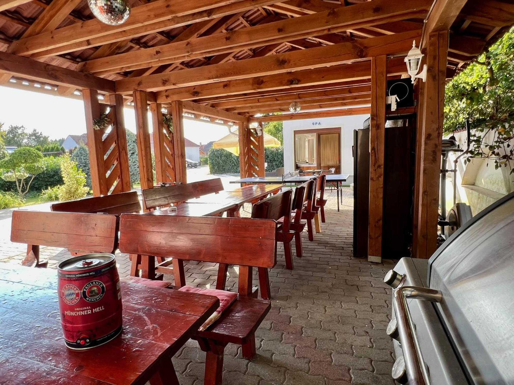 Bajor Panzio Buek-Buekfuerdo, Adults Friendly 12 Plus Extérieur photo