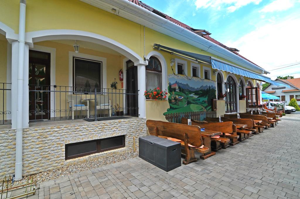 Bajor Panzio Buek-Buekfuerdo, Adults Friendly 12 Plus Extérieur photo