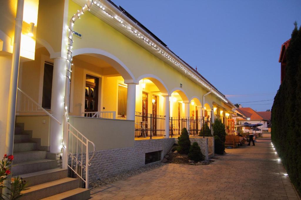 Bajor Panzio Buek-Buekfuerdo, Adults Friendly 12 Plus Extérieur photo