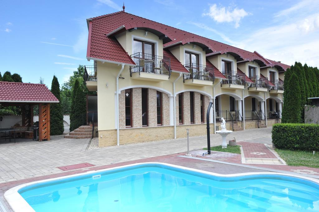 Bajor Panzio Buek-Buekfuerdo, Adults Friendly 12 Plus Extérieur photo