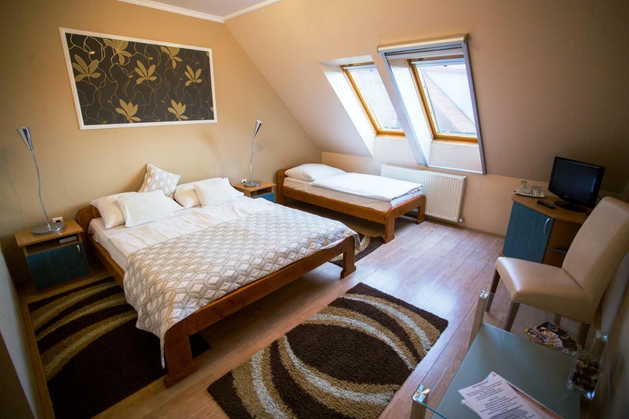 Bajor Panzio Buek-Buekfuerdo, Adults Friendly 12 Plus Extérieur photo